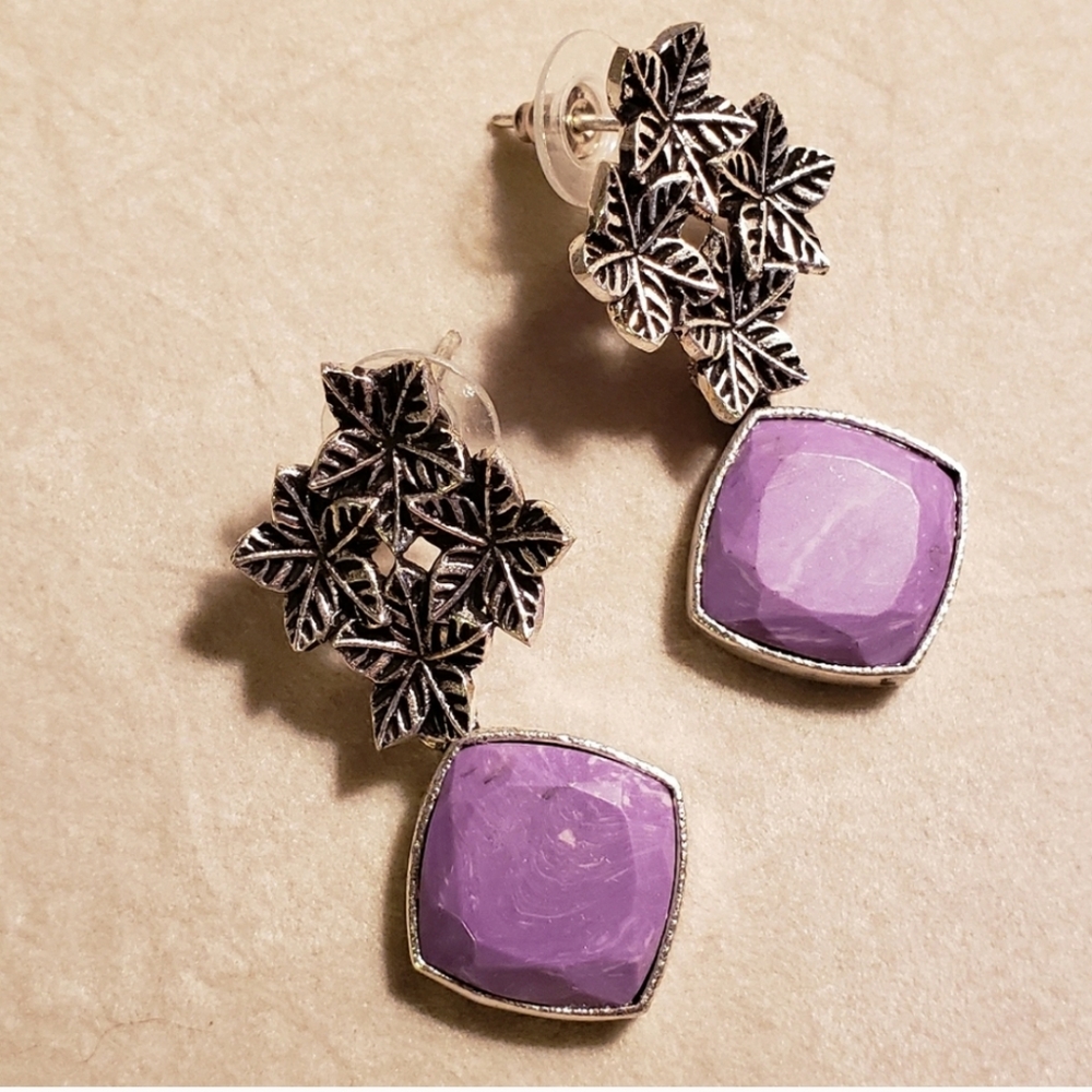 🍂Purple swirl ivy leaf drop stud earrings - Picture 4 of 4